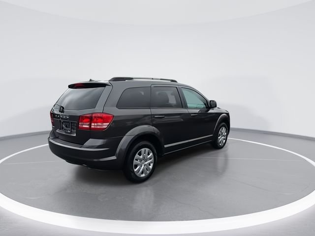 Used 2018 Gray Dodge SE image 8