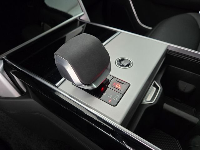 2025 Land Rover Range Rover SE - Photo 22