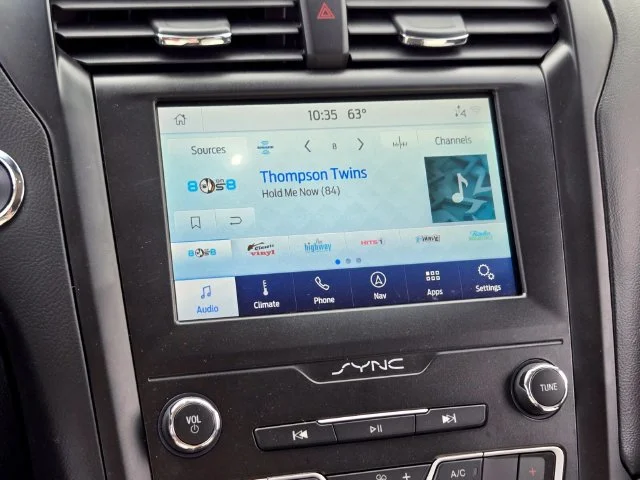 Used 2020 Black Ford SE image 26