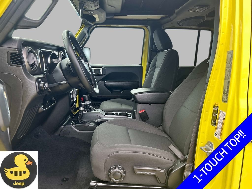 Used 2023  Jeep Sport S image 15