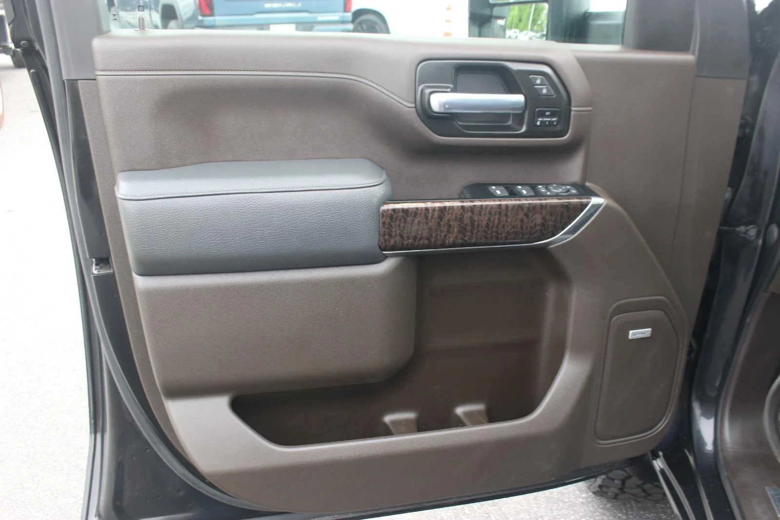 Used 2023 Ebony Twilight Metallic GMC Denali image 14