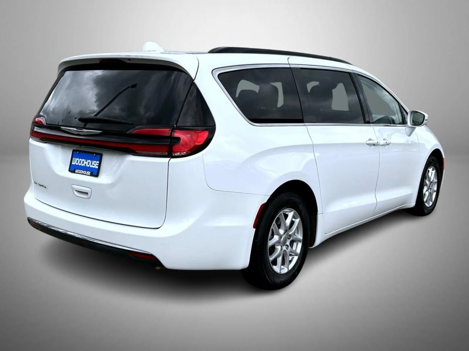 Used 2022 White Chrysler Touring L image 5