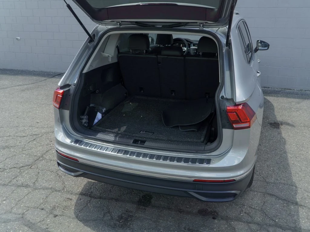 Used 2023 Silver Metallic Volkswagen 2.0T SE image 14