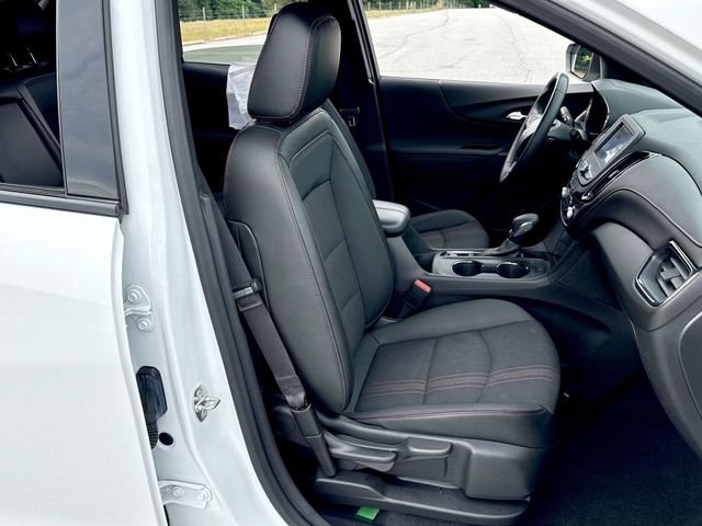 Used 2022 White Chevrolet RS image 25