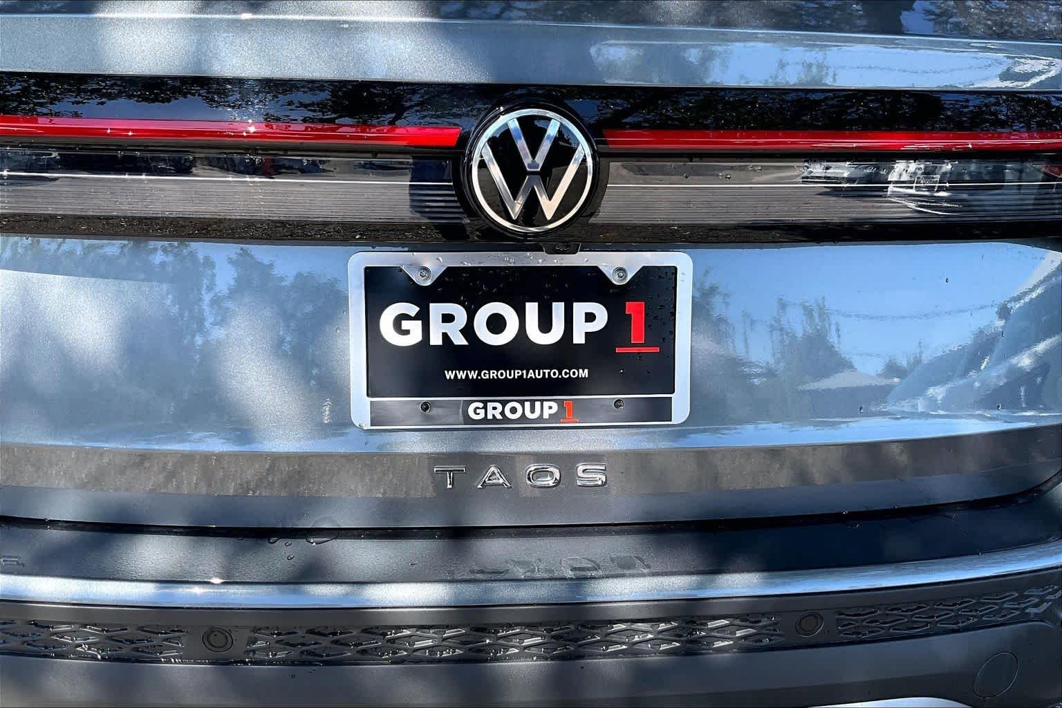 New 2026 Platinum Gray Metallic Volkswagen 1.5T SE image 15