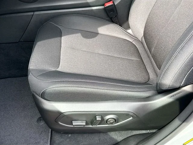 New 2026 Silver Zynith Exterior Paint Jeep Laredo image 13