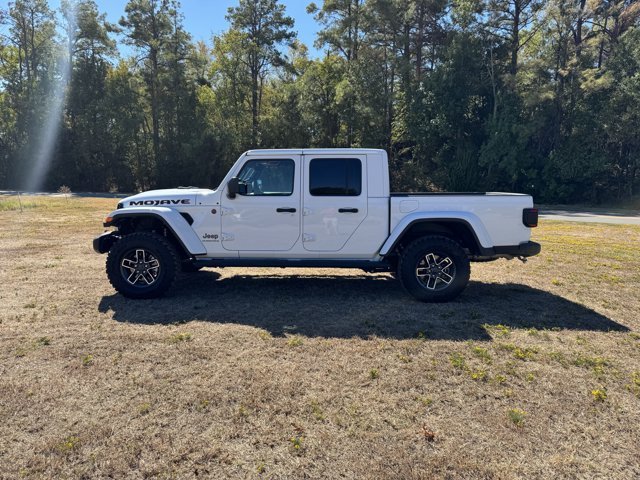 Used 2025 Bright White Clearcoat Jeep Mojave image 8