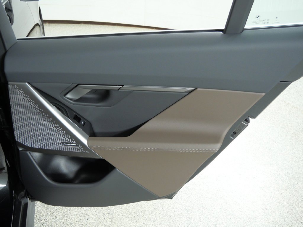 New 2027 Black Sapphire Metallic BMW 530i xDrive image 24