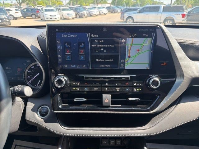 Used 2021 Blizzard Pearl Toyota Platinum image 23