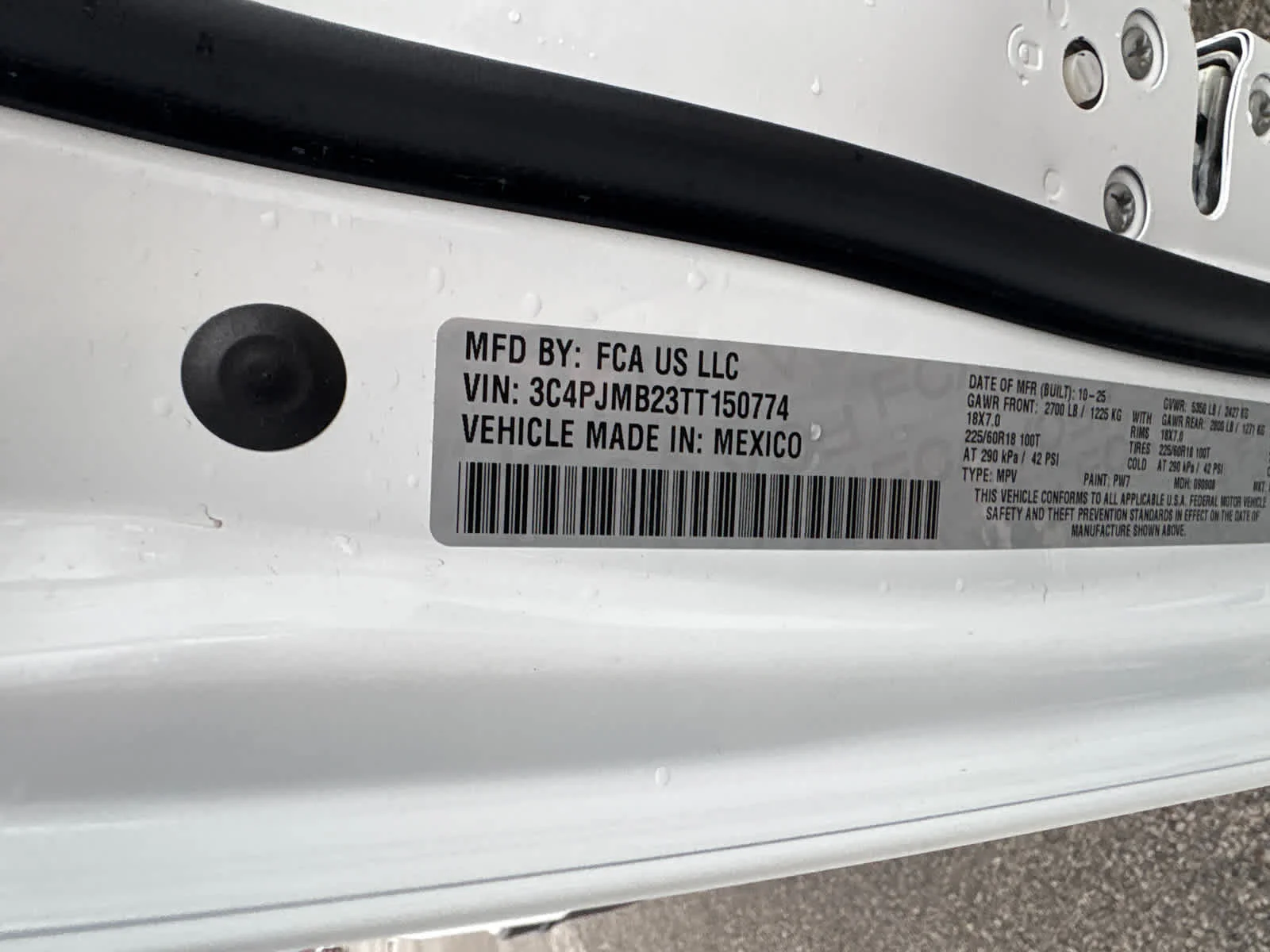 New 2026 Bright White Clear-Coat Exterior Paint Jeep Limited image 30