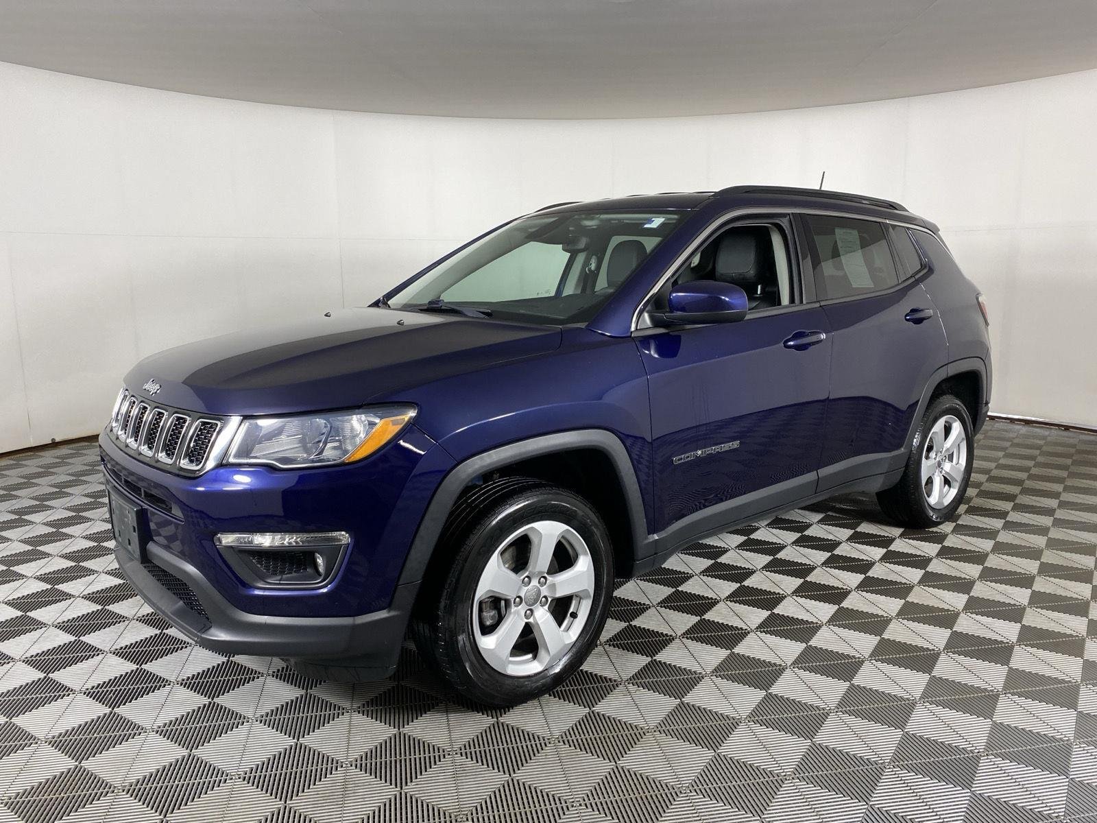 Used 2021 Bl Jeep Latitude image 3