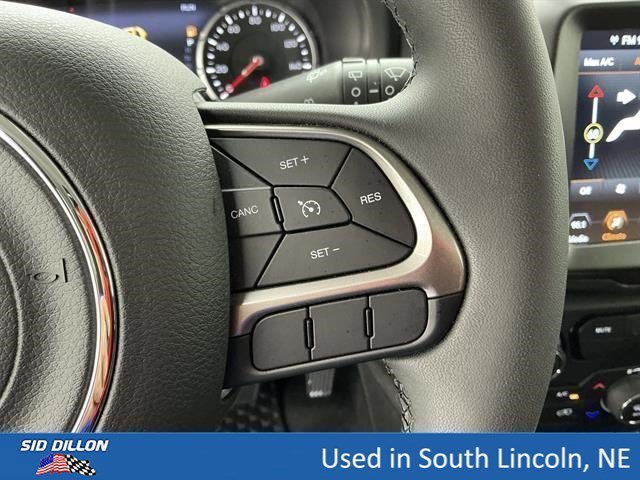 Used 2022 Graphite Gray Jeep Latitude image 10