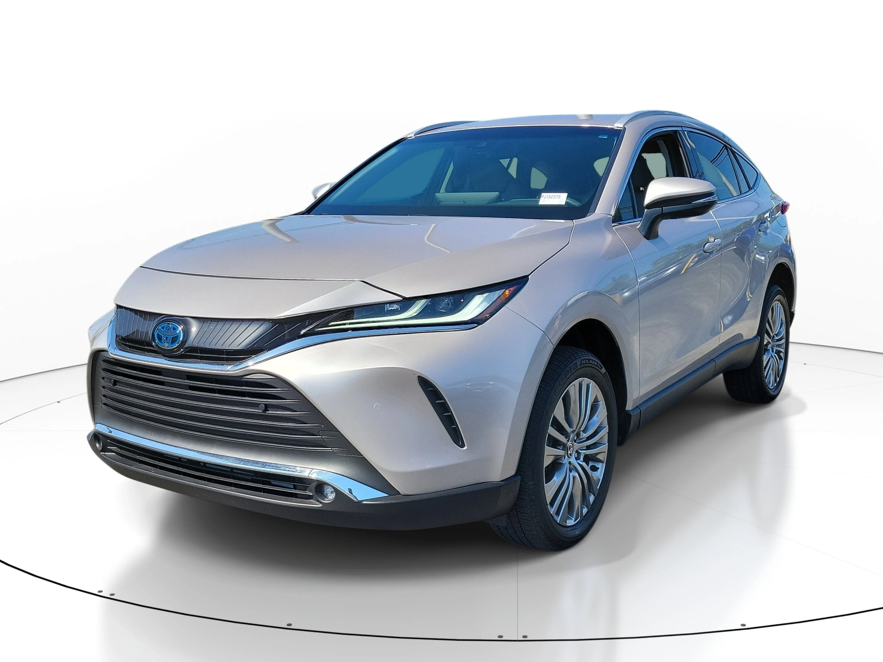 Used 2023 Champagne Toyota LE image 3
