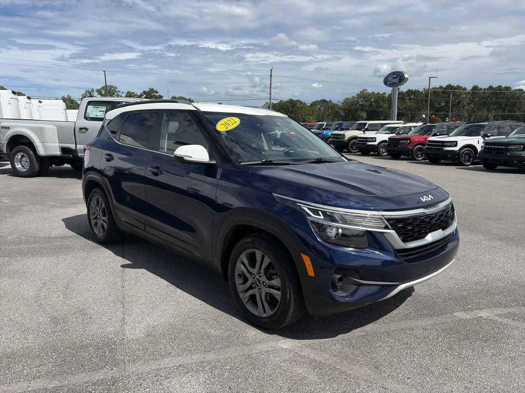 Used 2022 Blue Kia S image 9