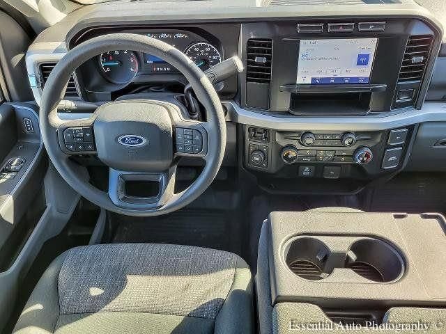 New 2023 White Ford XLT image 40