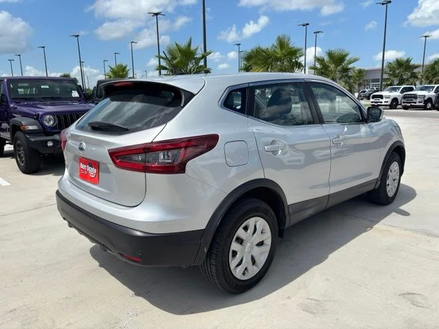Used 2020 Silver Nissan S image 6