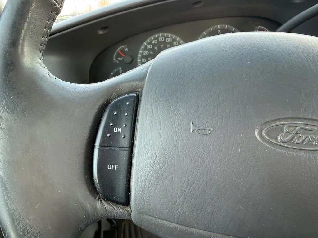 Used 2002  Ford King Ranch image 27