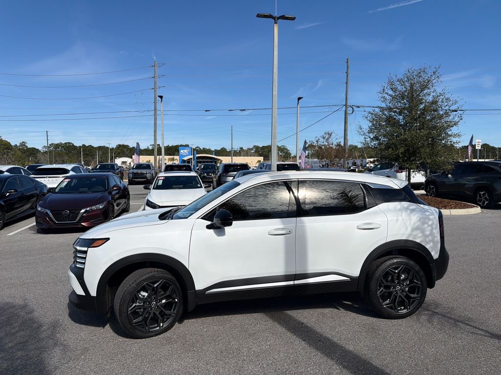New 2026 Nissan Kicks SR 4D Sport Utility