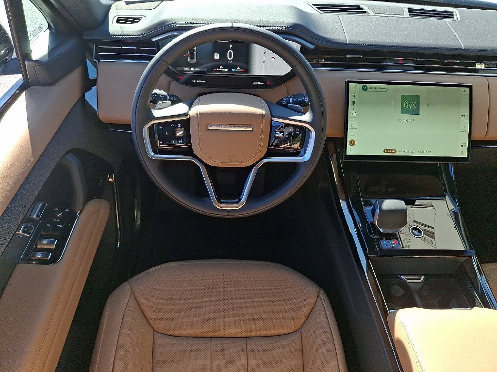 New 2027 Fuji White Land Rover SE image 7