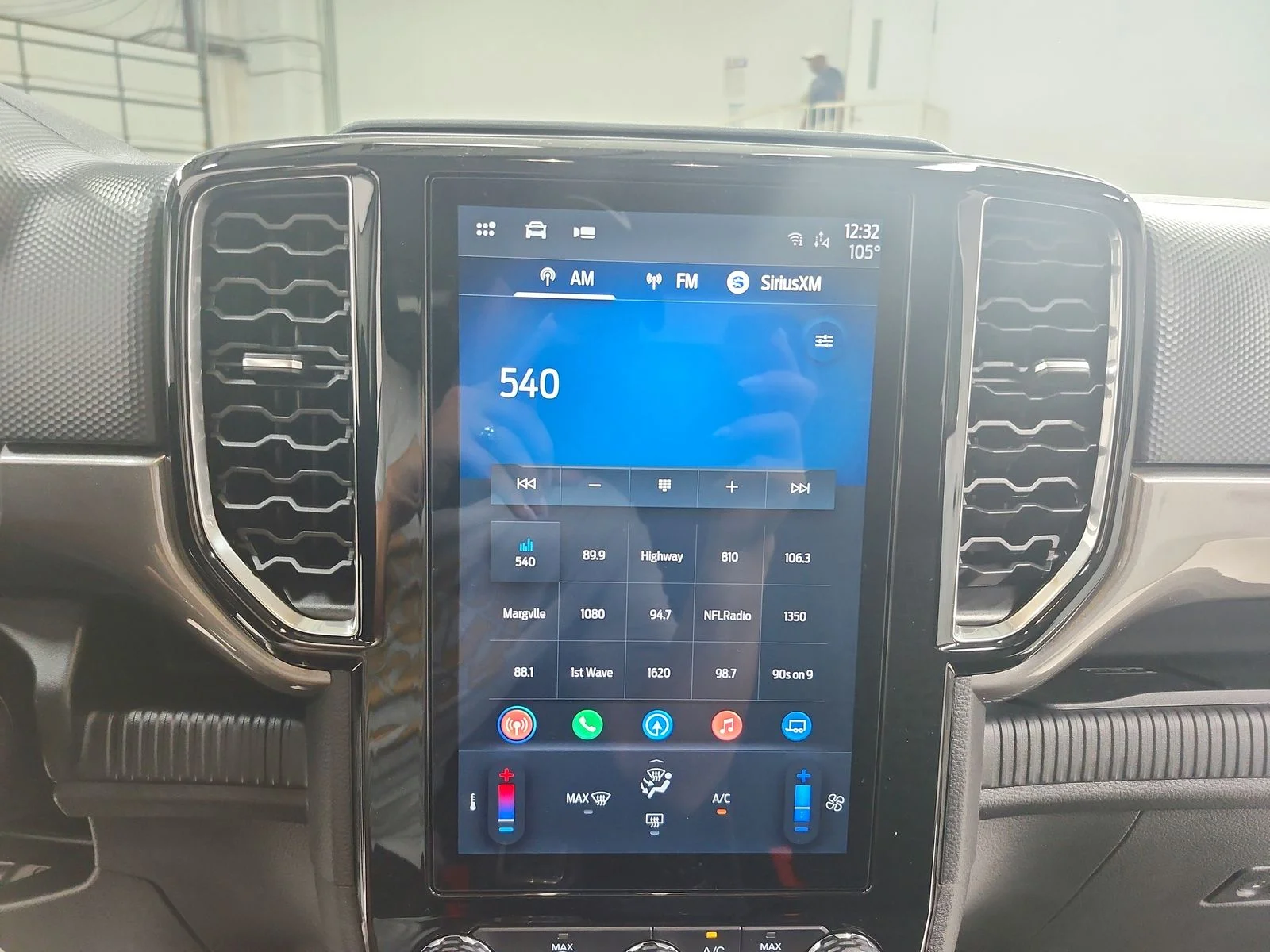 New 2026 Oxford White Ford XLT image 27