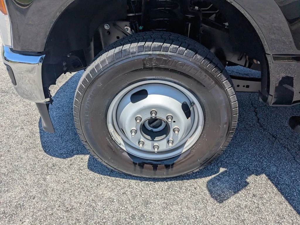 Used 2025  Ford XLT image 10