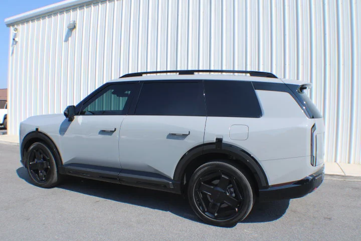Used 2027 Gray Kia X-Line SX-Prestige image 3