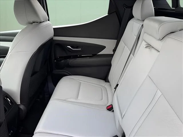 Used 2025 White Hyundai Limited image 10