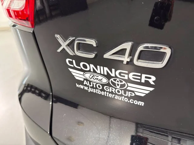 Used 2022  Volvo Momentum image 9