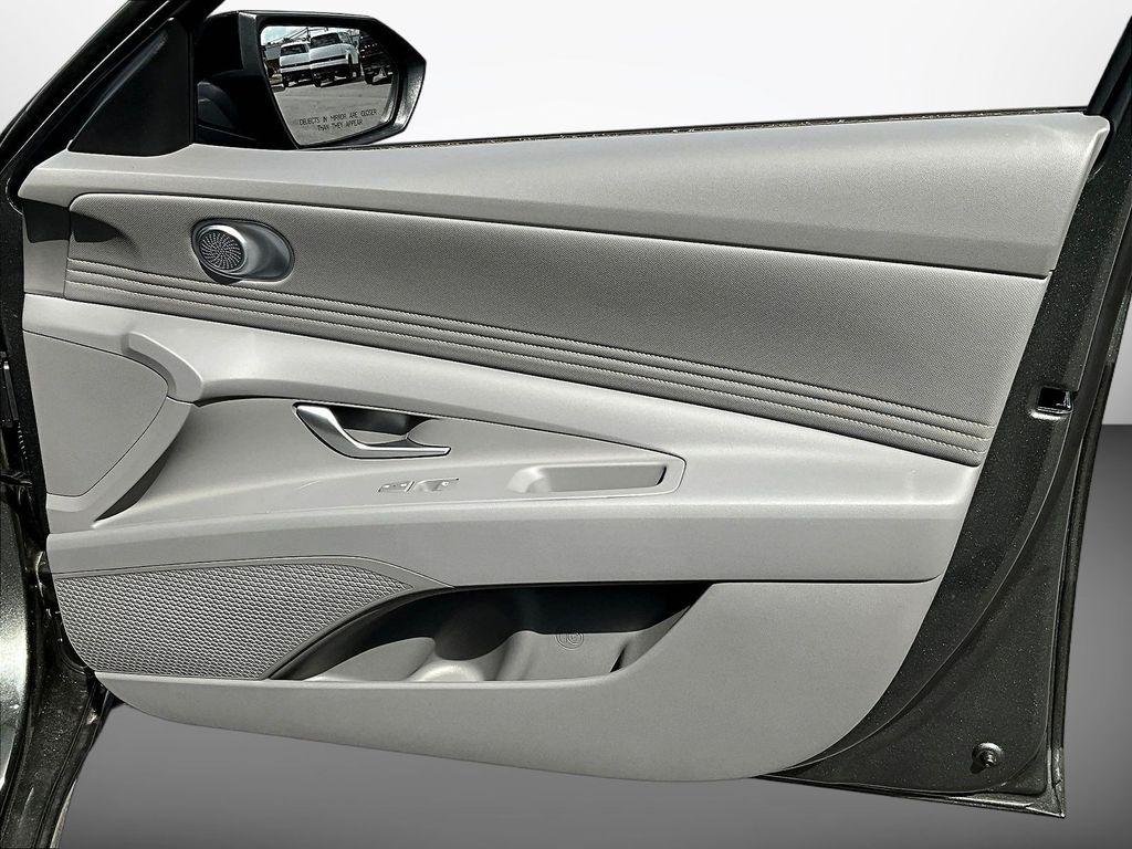 2026 Hyundai Elantra Blue - Photo 31