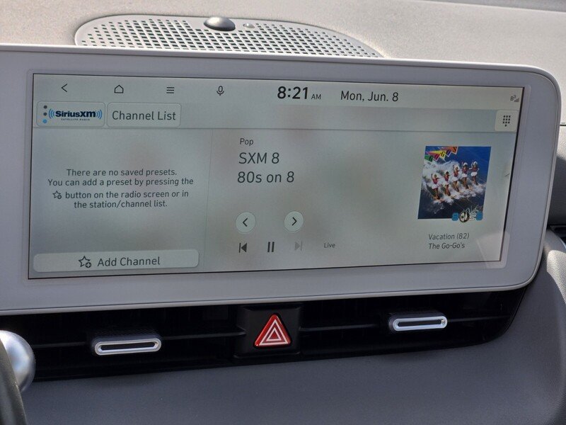 Used 2024 White HYUNDAI SEL RWD image 18