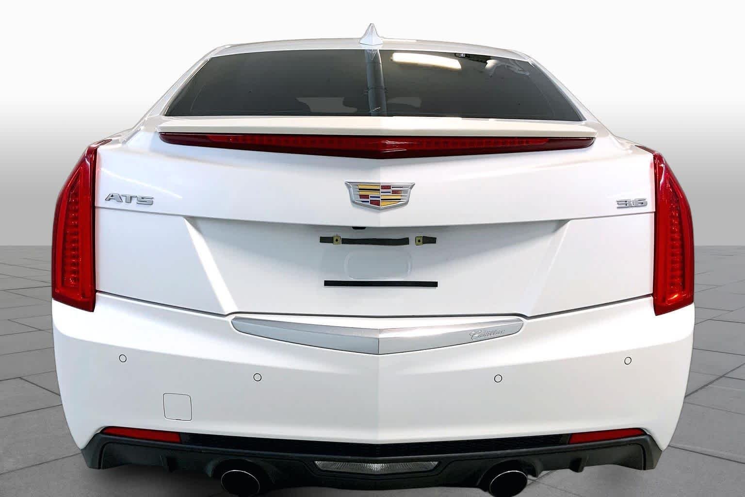Used 2018 Crystal White Tricoat Cadillac Premium Luxury RWD image 4