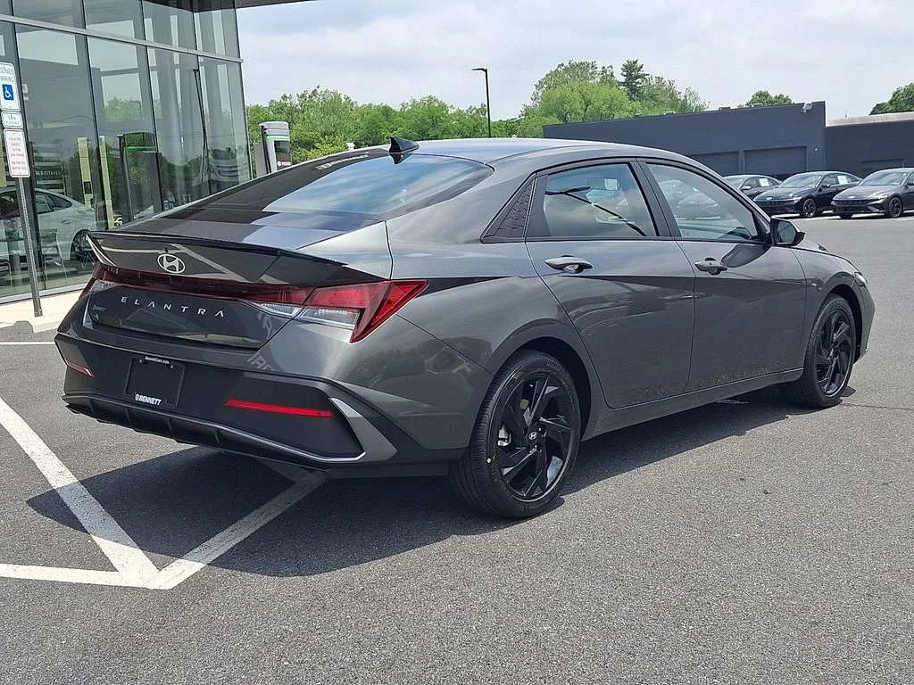 New 2026 Gray Hyundai SEL Sport image 5