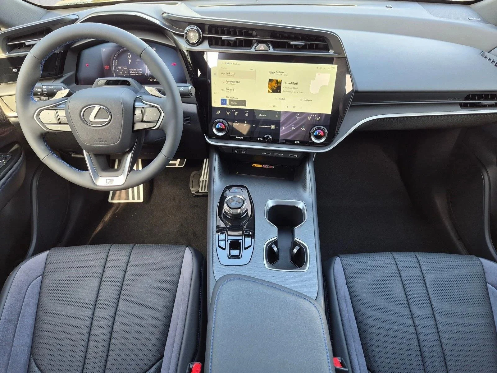 New 2026 Iridium and Black Onyx Lexus  550e F SPORT AWD image 14