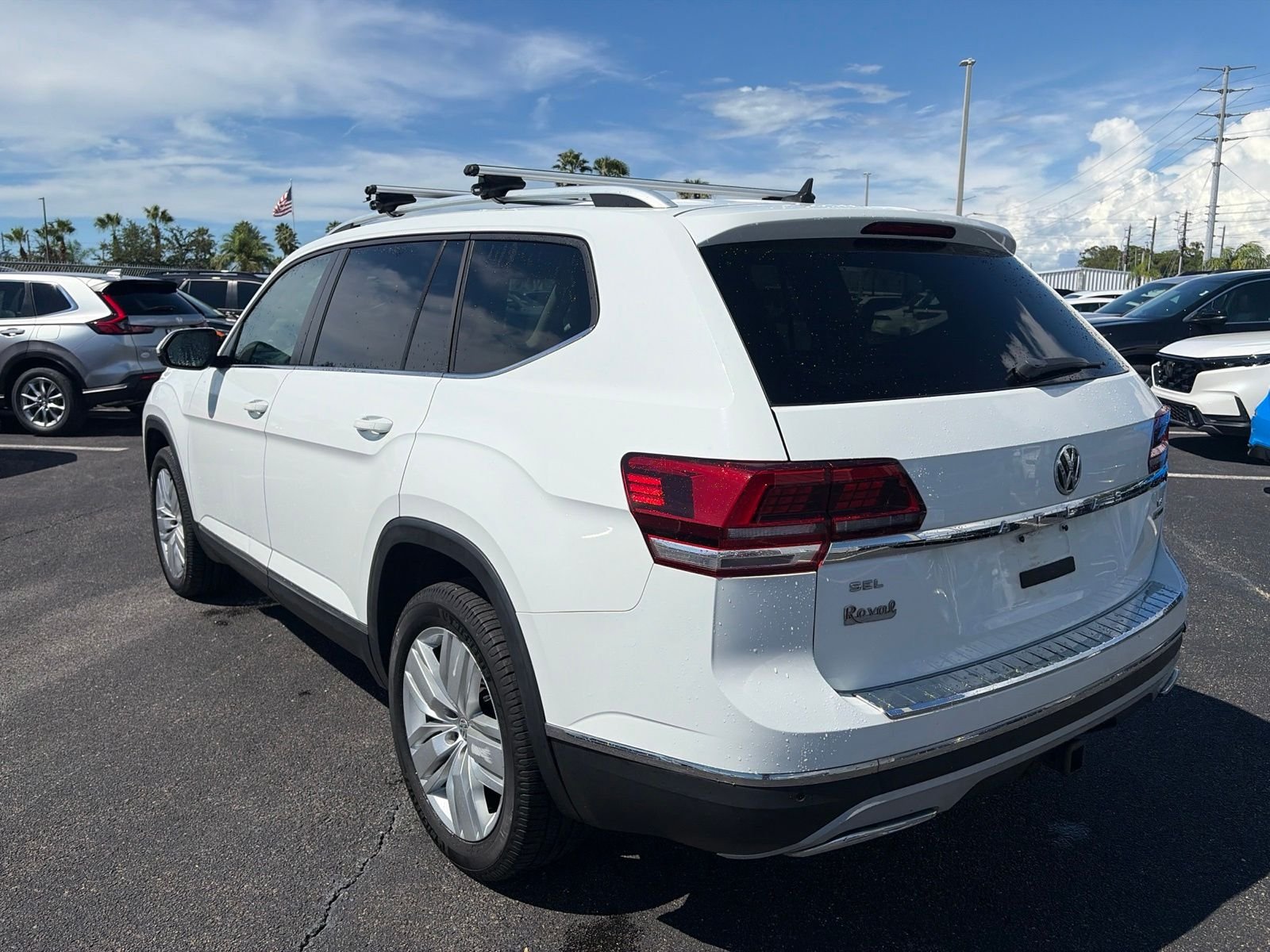 Used 2019 White Volkswagen SEL image 6