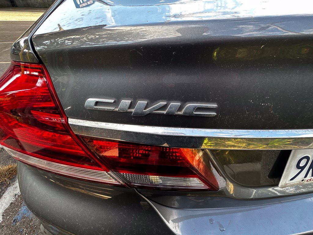 Used 2013  Honda LX image 28