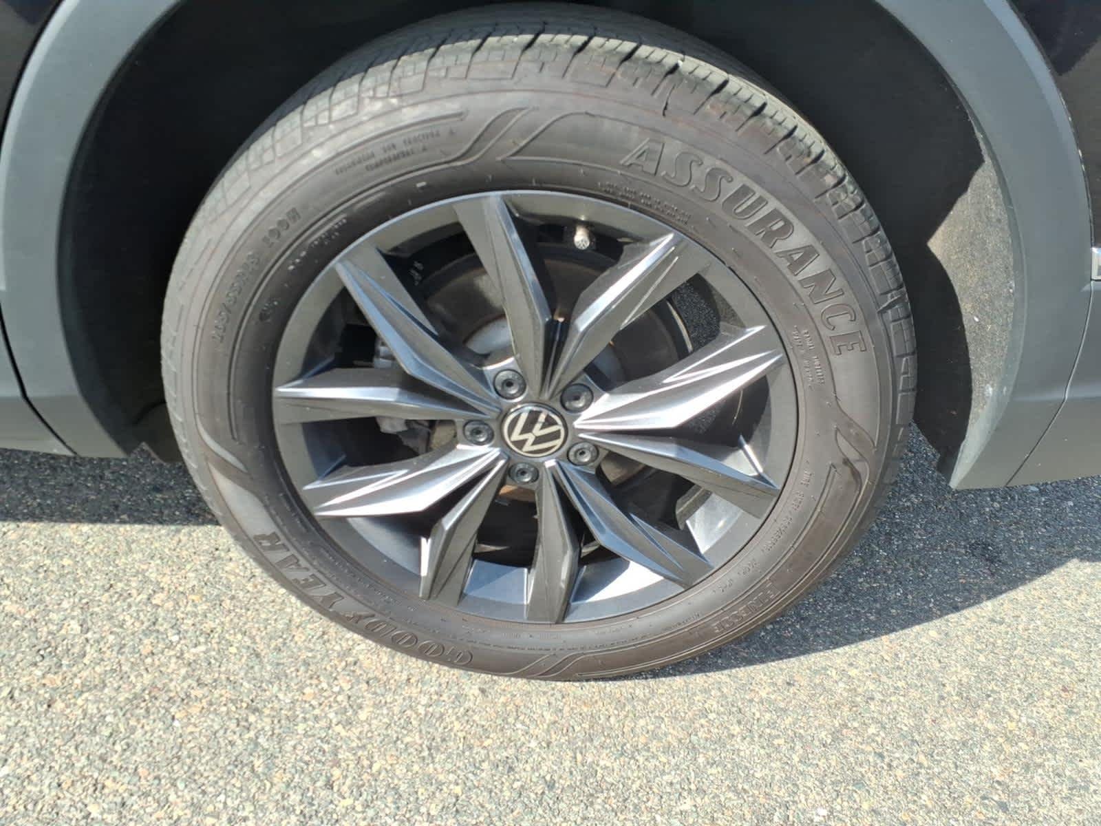 Certified Used 2023 Deep Black Pearl Volkswagen SE image 9