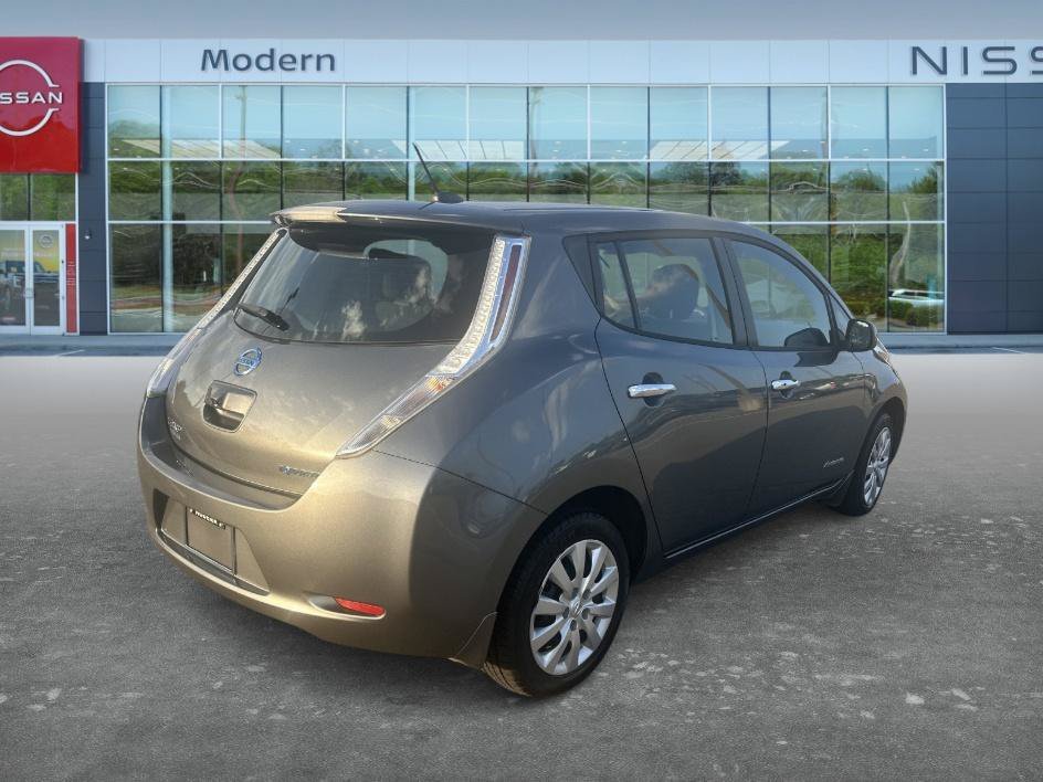 Used 2016 Gun Metallic Nissan S image 5