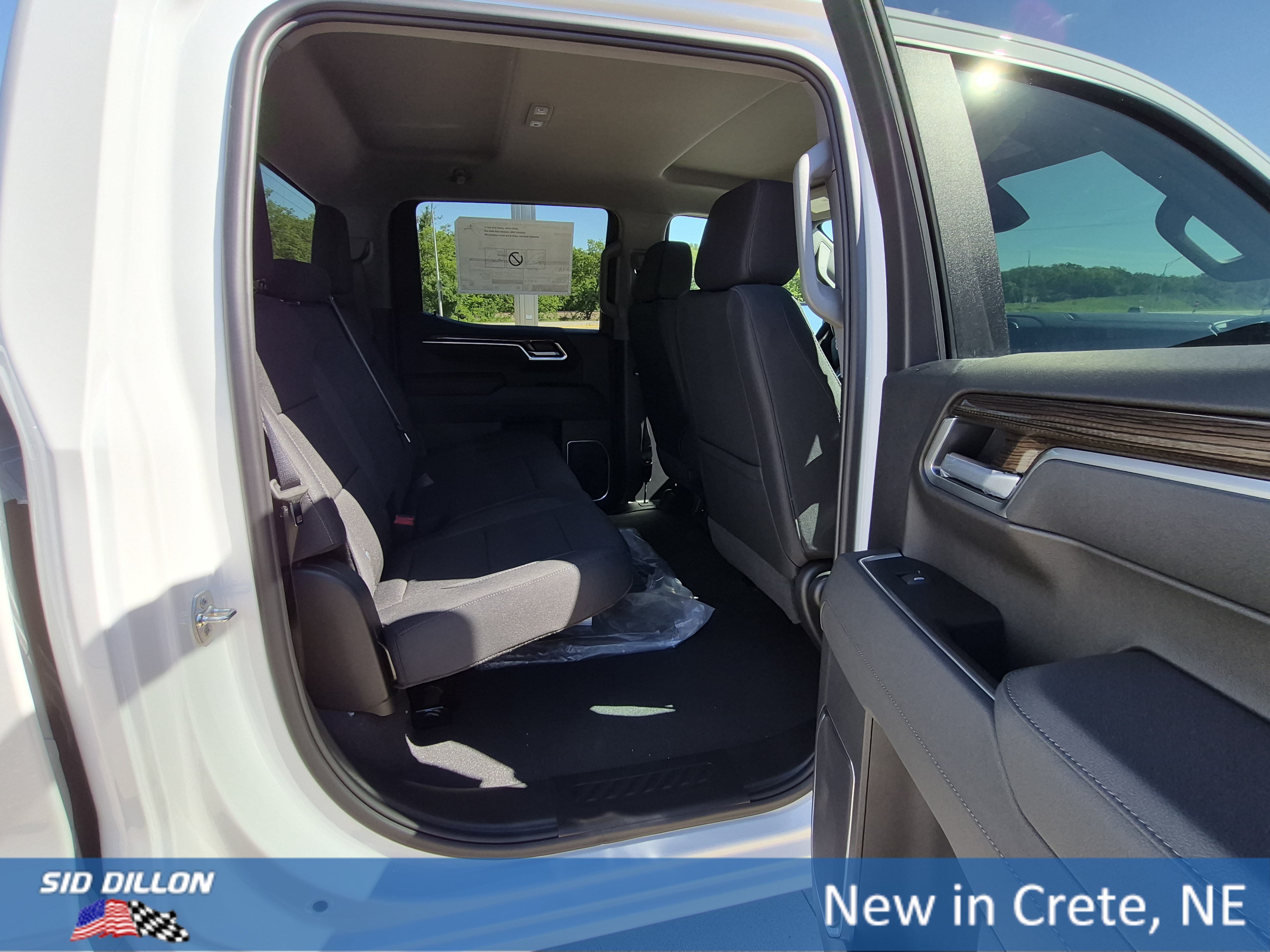 New 2026 Summit White Chevrolet LT image 6