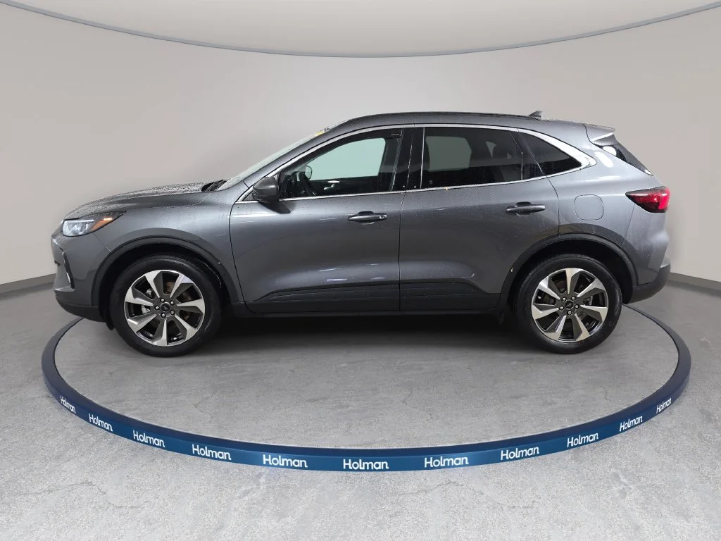 Used 2023 Gray Metallic Ford Platinum image 9