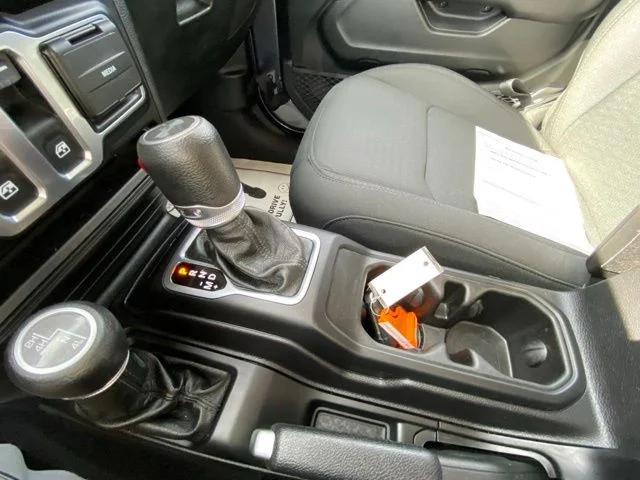 Used 2020 Gray Jeep Sport S image 18