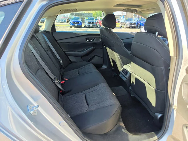 2025 Honda Accord SE - Photo 15