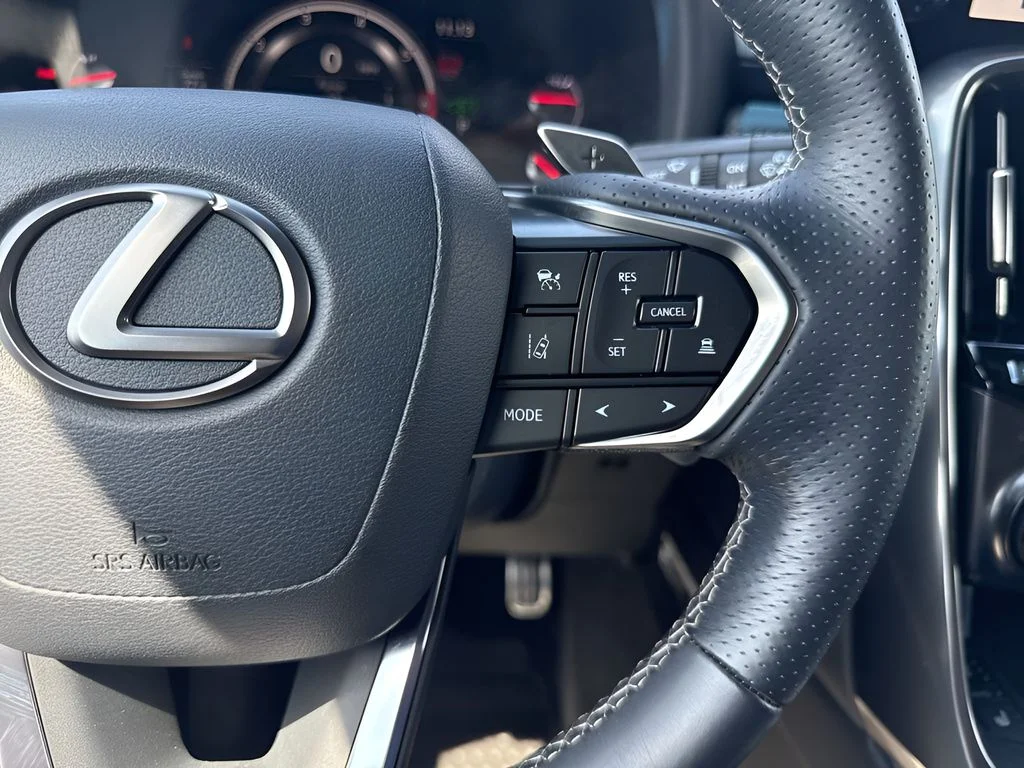 2023 Lexus LX F-Sport - Photo 17