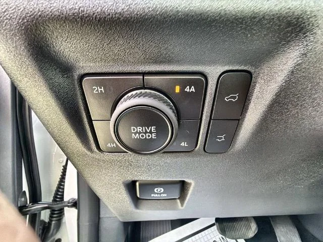 New 2026 Star White Metallic Tri-Coat Ford MAX Platinum® image 62