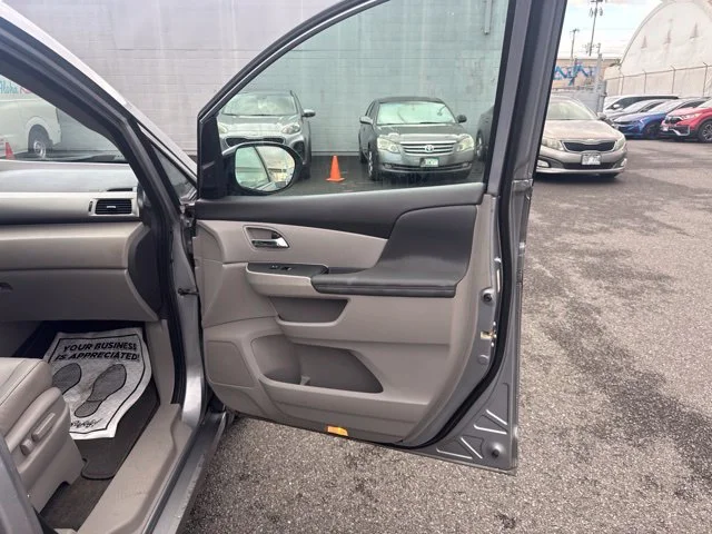 Used 2016 Silver Honda Touring Elite image 15