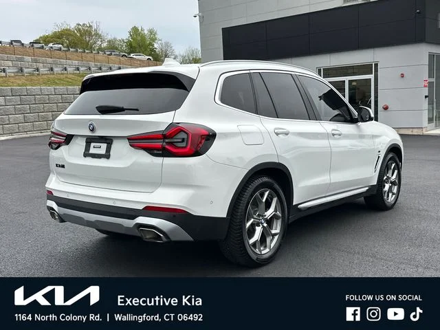 Used 2023 White BMW xDrive30i image 4