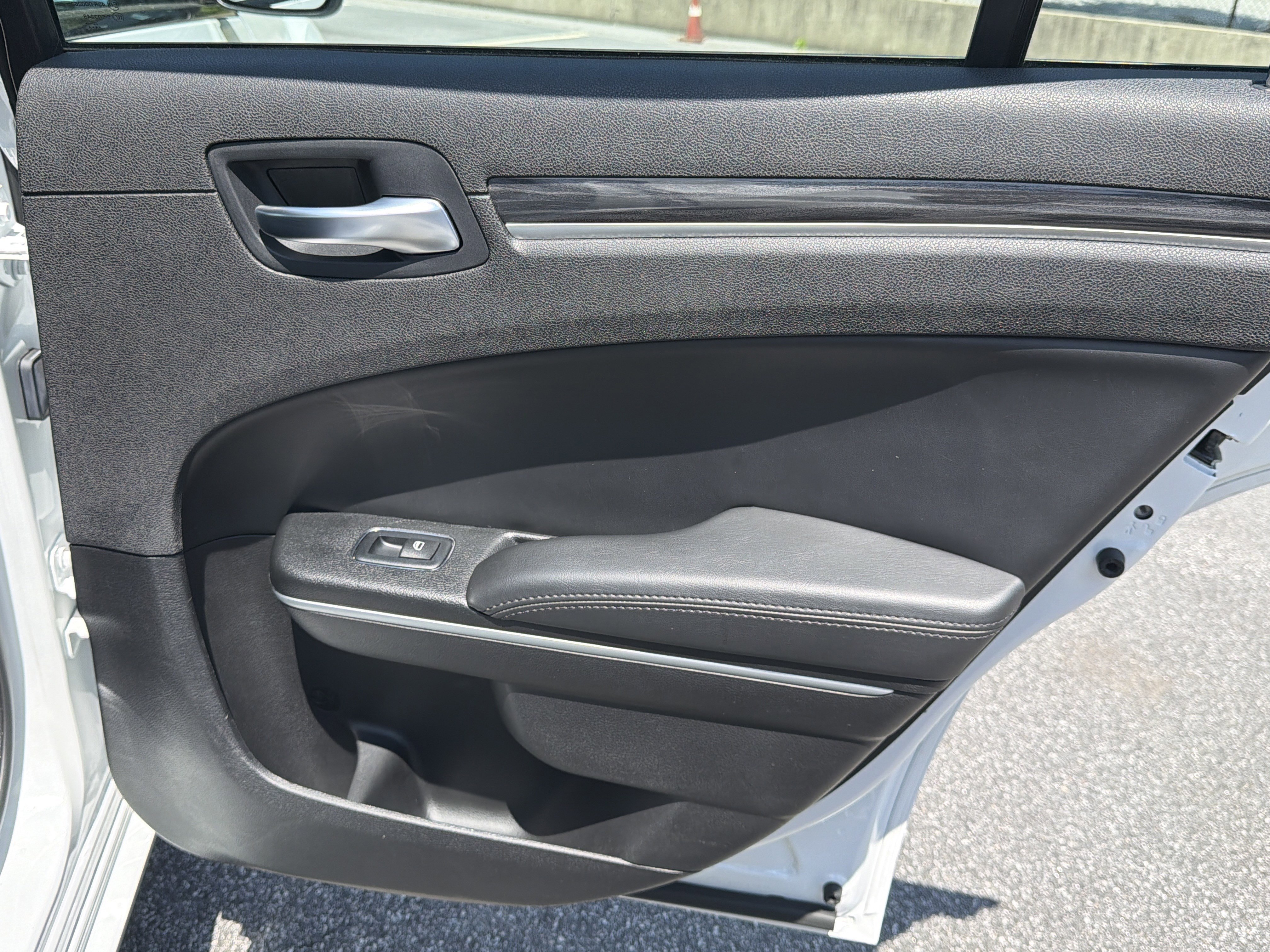 Used 2022 Bright White Clearcoat Chrysler Touring image 27