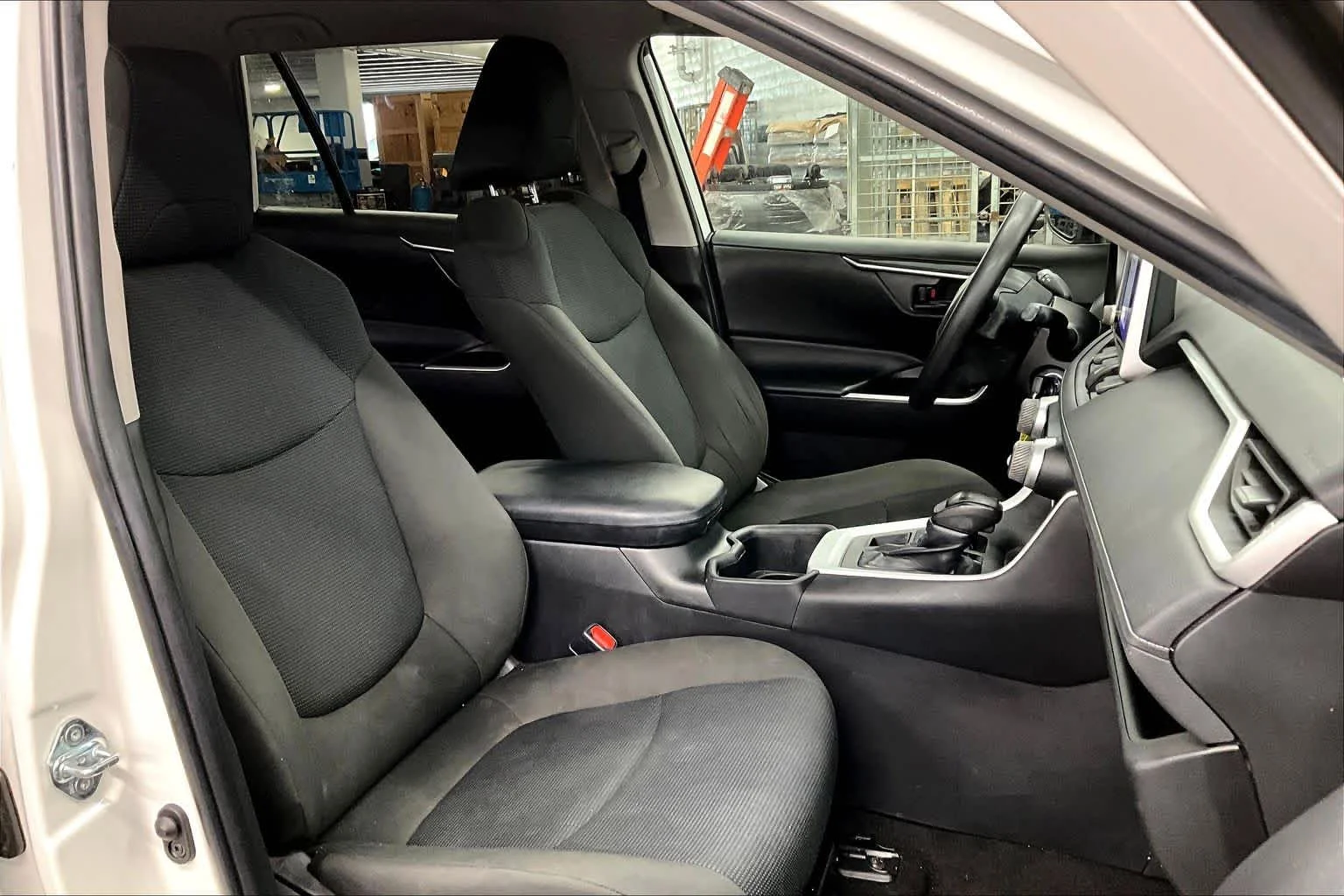 Used 2023 Ice Cap Toyota LE image 9