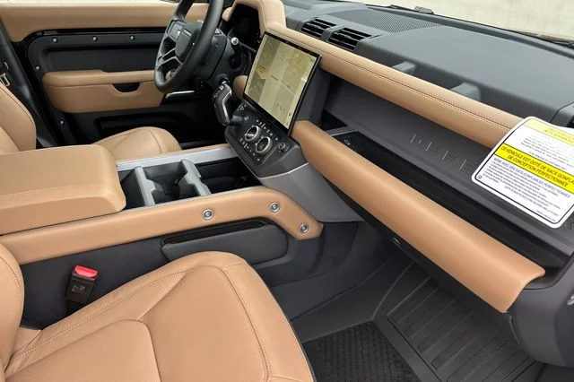 New 2026 Santorini Black Land Rover X image 14