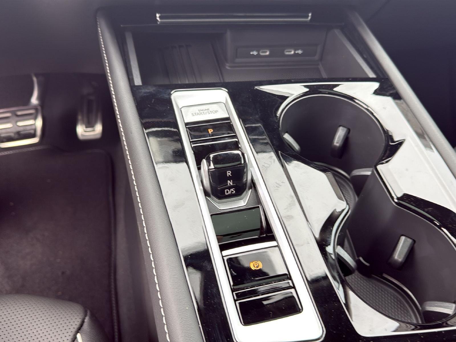 2026 Volkswagen Atlas SEL Premium R-Line - Photo 17
