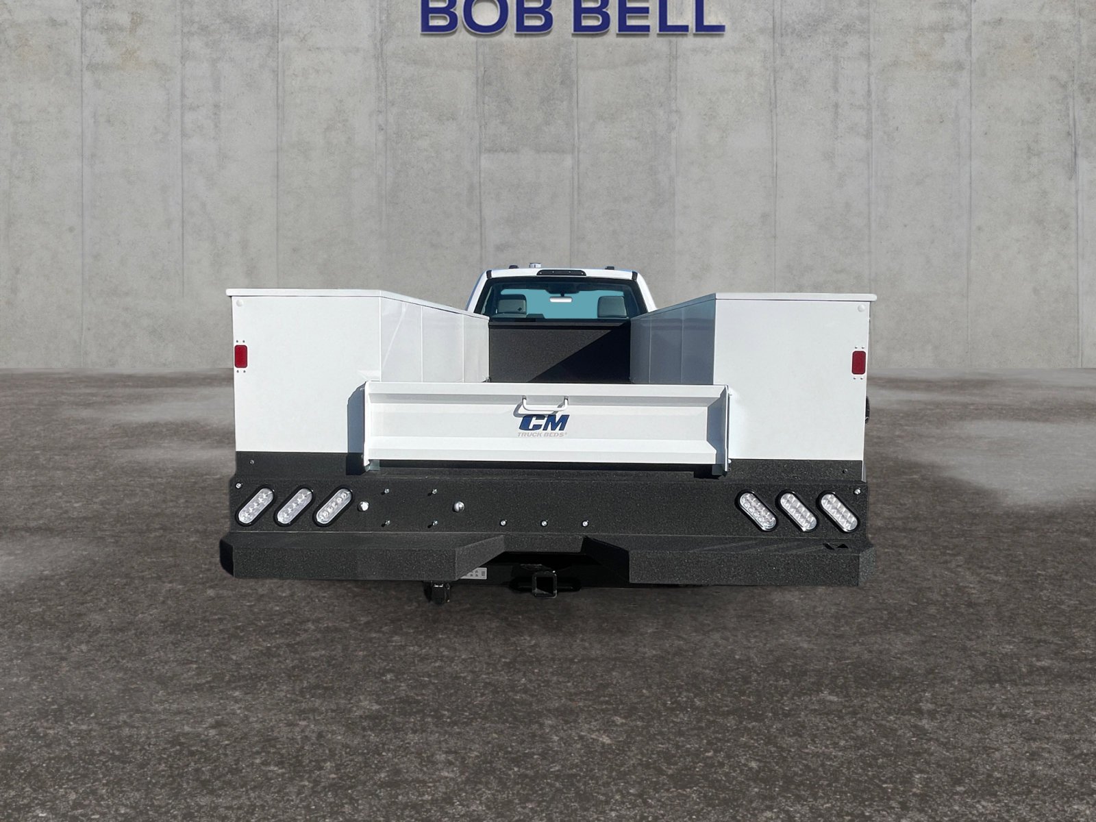 New 2025 Oxford White Ford F-550® XL image 4